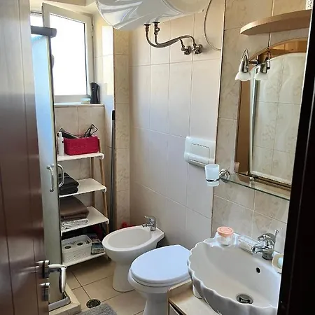 Midcentury Modern 1 Bedroom In 公寓