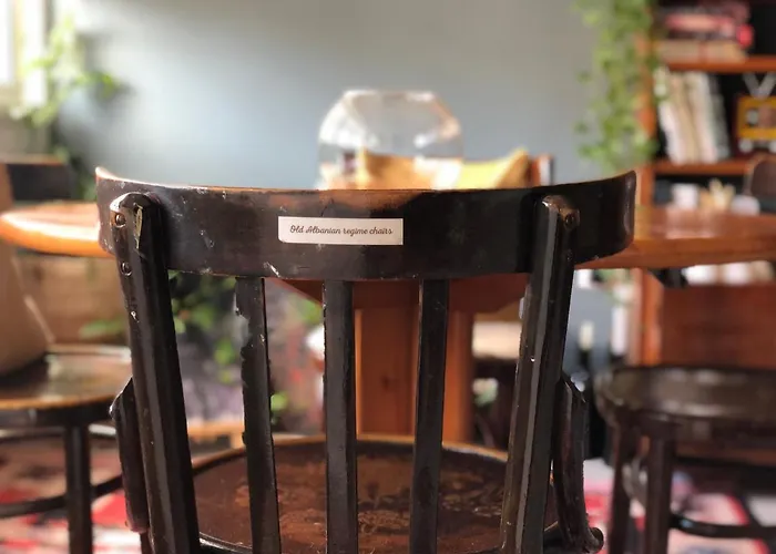 Appartement Midcentury Modern 1 Bedroom In Tirana