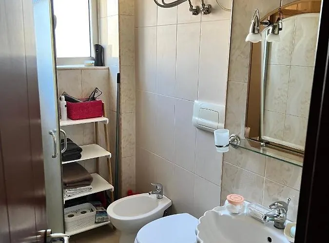 Midcentury Modern 1 Bedroom In Appartement