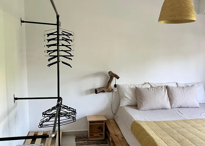 Appartement Midcentury Modern 1 Bedroom In *